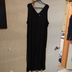 Hot Topic Black Sleeveless V‑Neck Jumpsuit